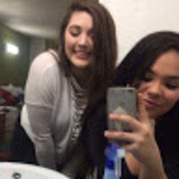 Meet your Posher, Joanna - Picture 1 of 1